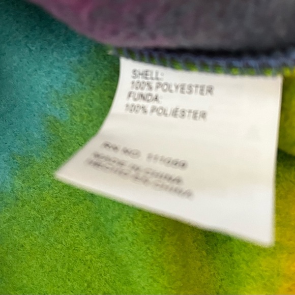 NWT Rainbow Fleece Girls Pullover - Picture 7 of 9